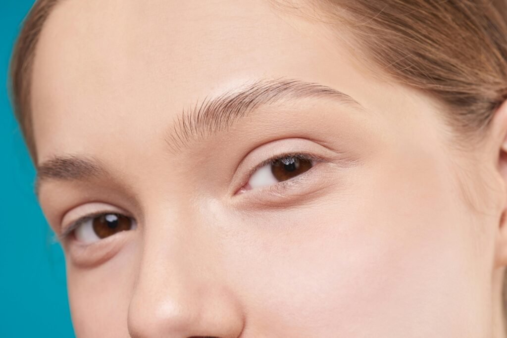 Acordei com aparência 10 anos mais jovem após experimentar este balm para os olhos 1 Acordei com aparência 10 anos mais jovem após experimentar este balm para os olhos