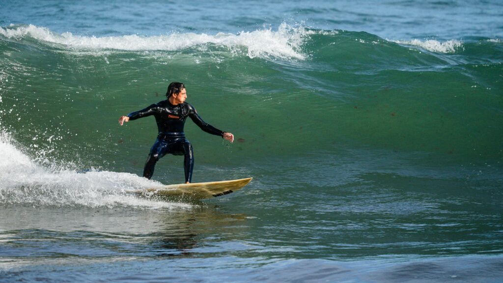 Surfe até os 100: paixão, superação e um estilo de vida inspirador 1 Surfe até os 100: paixão, superação e um estilo de vida inspirador